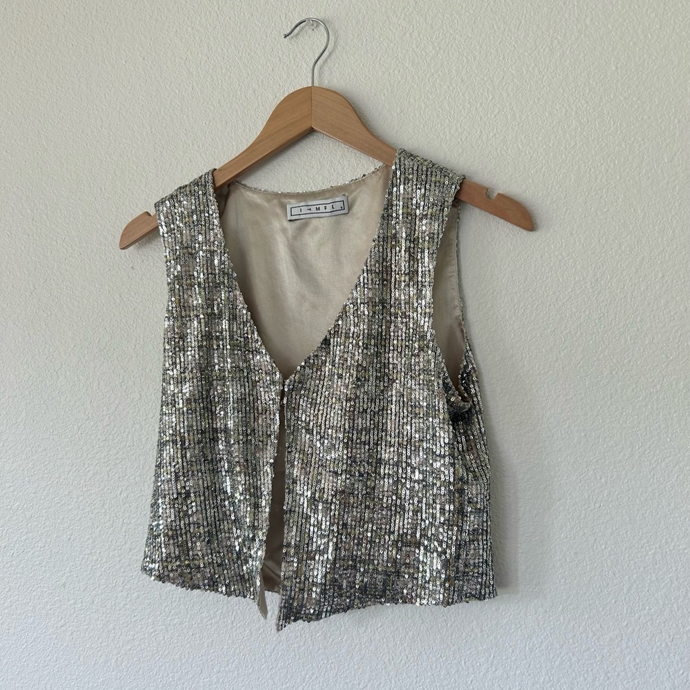 ITMFL Cortado Cher Vest and Indigo Cher Skirt Set in Beige and Silver - Picture 4 of 12